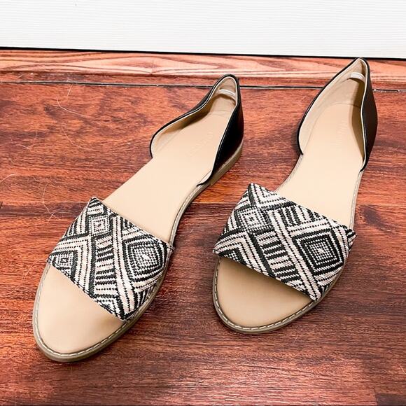 Old Navy Peep Toe Flat Sandals - Picture 1 of 5